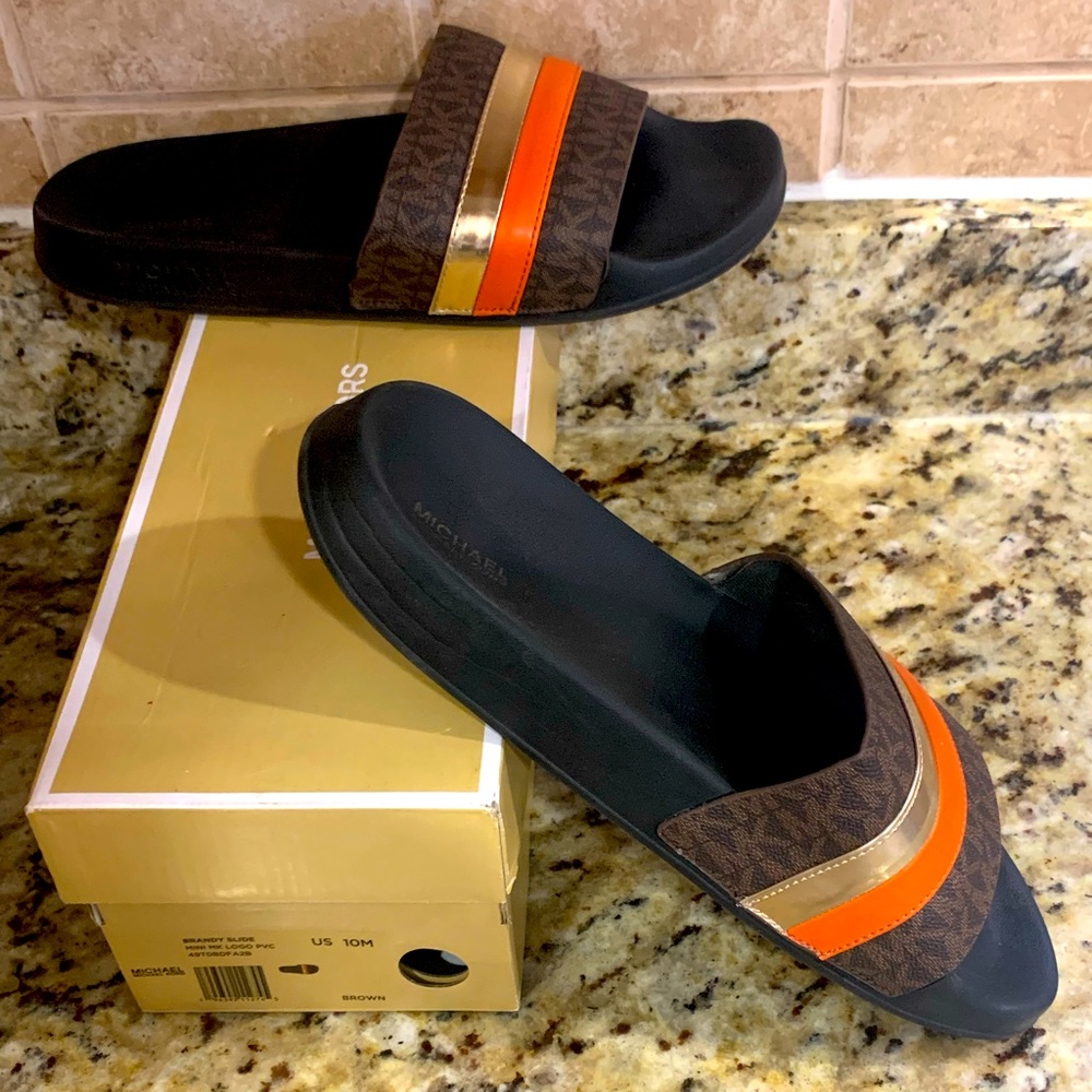 Michael Kors Brandy Slide w/ Mini MK Logo, Size 10 - Picture 1 of 3
